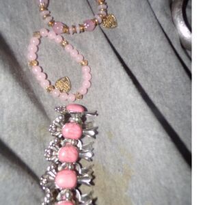 lot   3 pink stretch bracelets 2 with heart charms goldtone spacers 1 silvertone